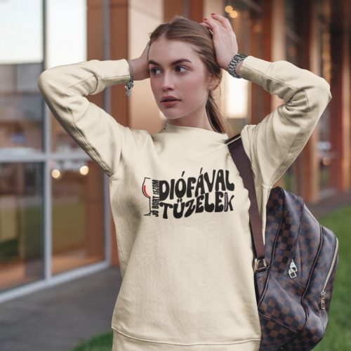 Diófával tüzelek pulcsi