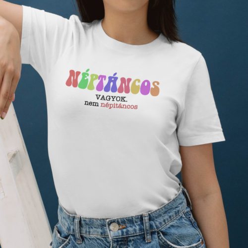 Néptáncos vagyok nem népitáncos póló